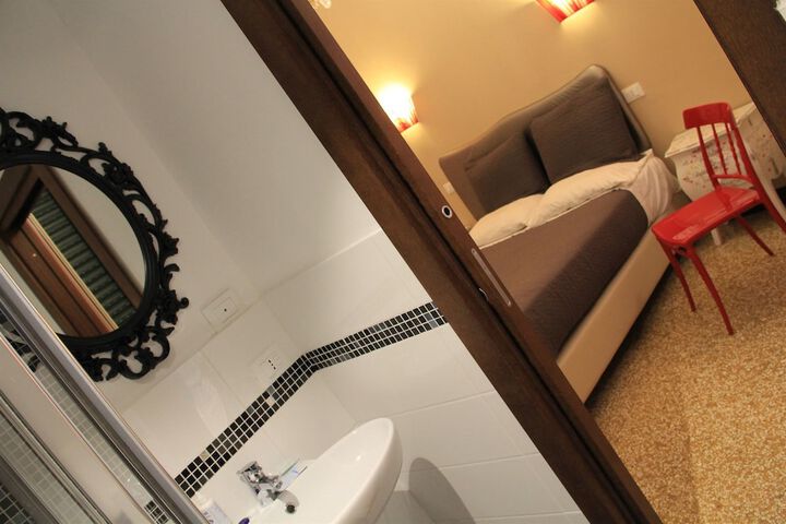Room 46 of 64