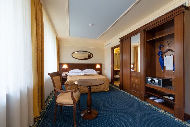 Room 11 of 58