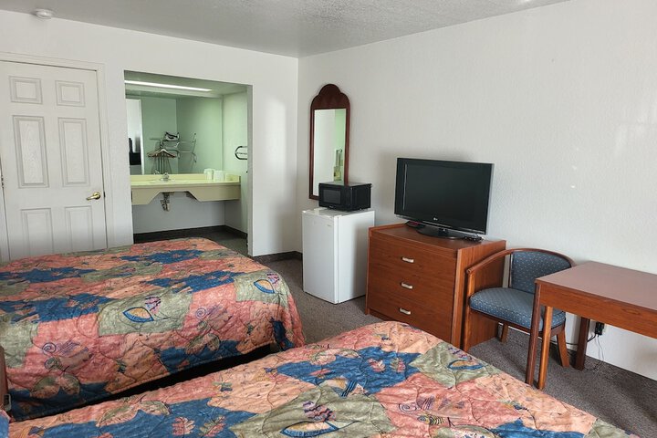 Comfort Double Room 2 Queen Beds (4 of 13)