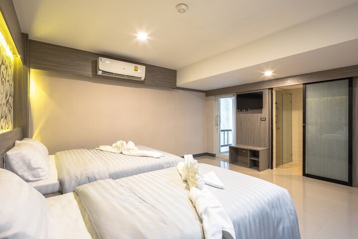 Room 17 of 40