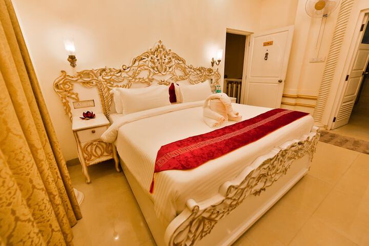Room 10 of 85