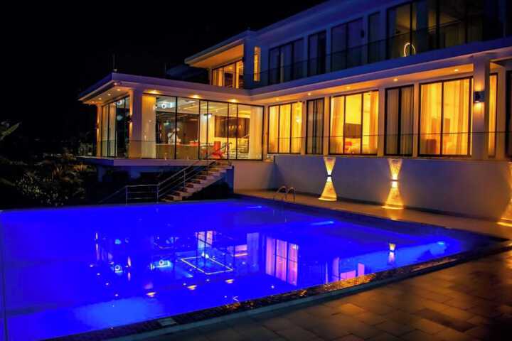 Hotel 52 of 74