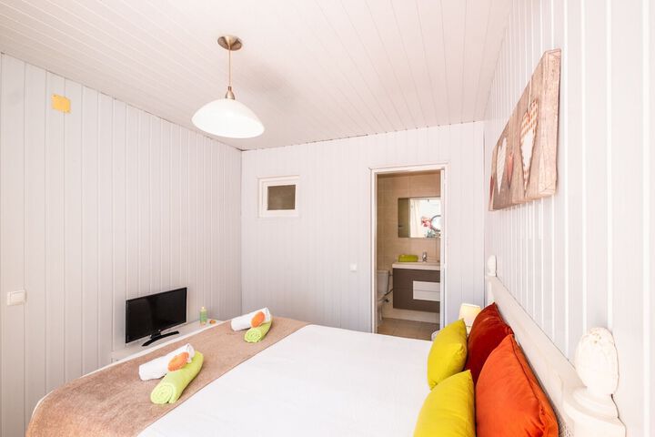 Room 4 of 78