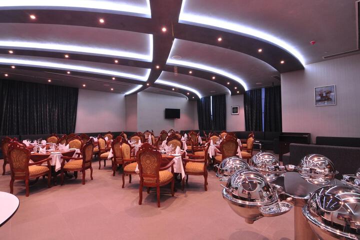 Dining 67 of 111