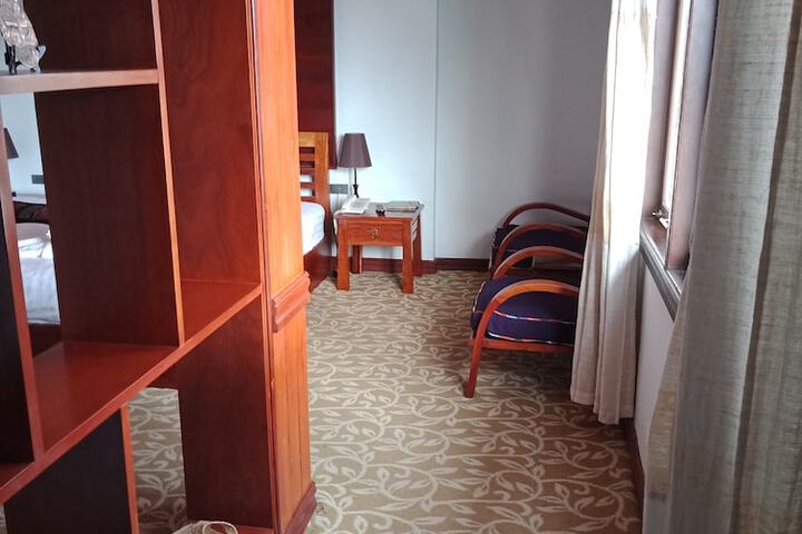 Room 17 of 48
