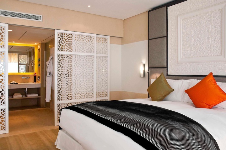 Room 42 of 173