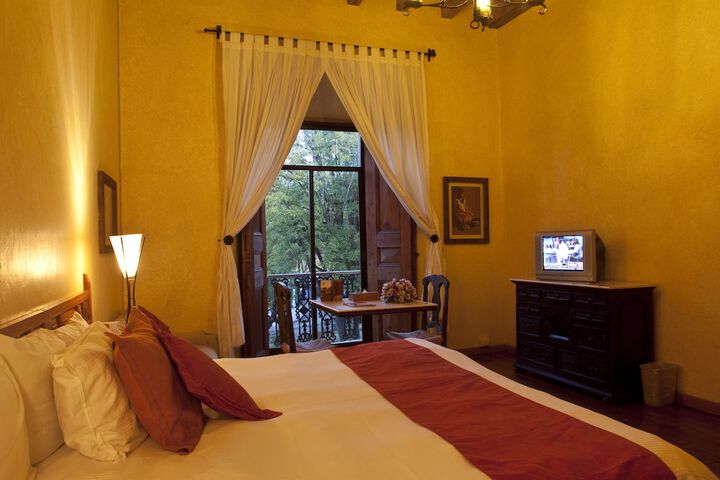 Room 10 of 80