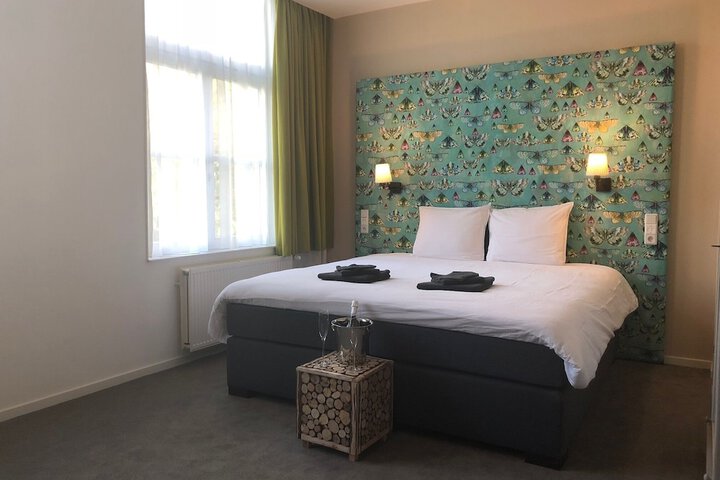 Room 2 of 50