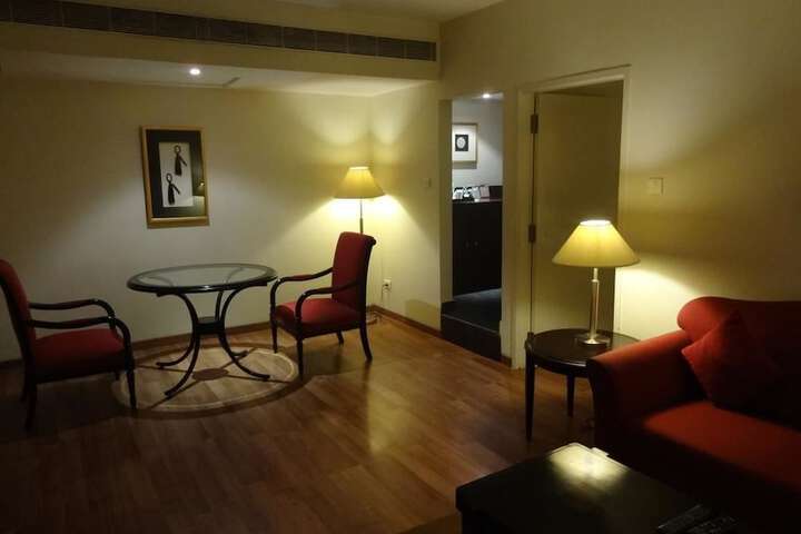 Room 6 of 56