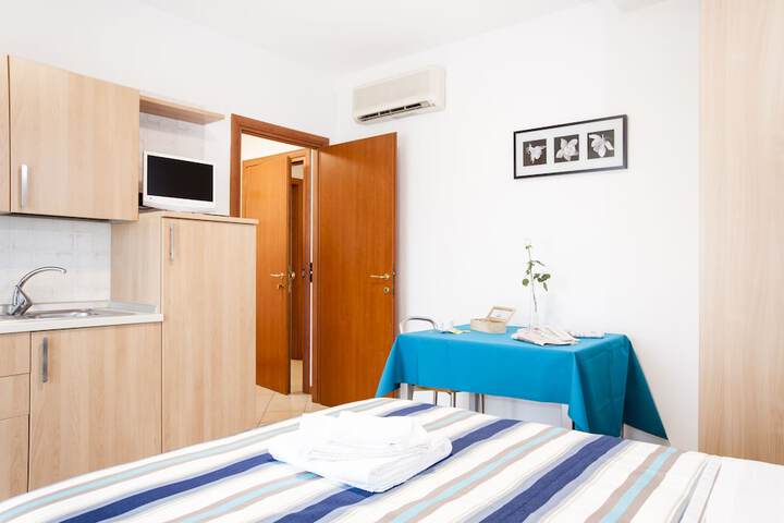 Room 5 of 34