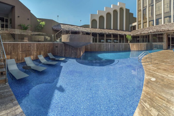Pool 43 of 83