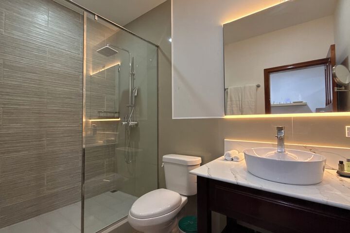 Room 156 of 272