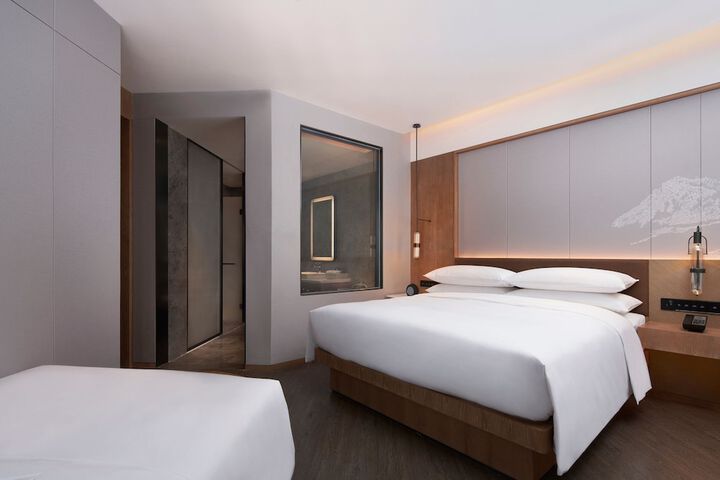 Room 5 of 60