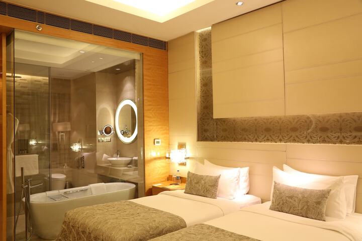 Room 10 of 87