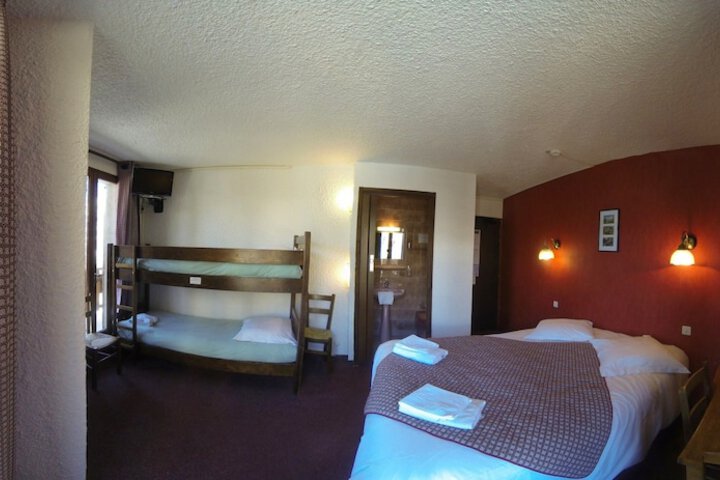 Room 37 of 60