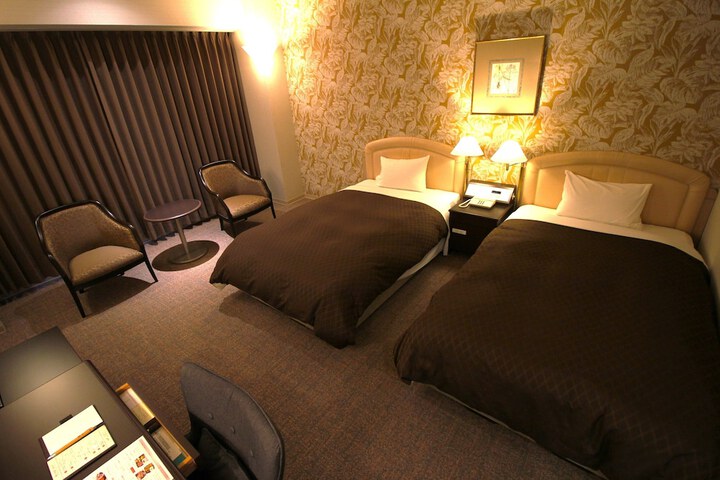 Room 16 of 32