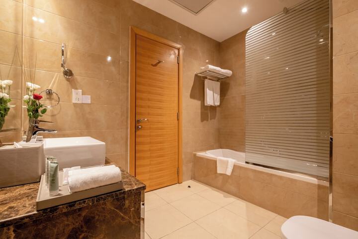 Room 32 of 46