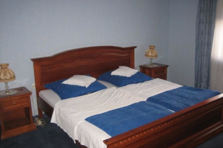 Room 8 of 26