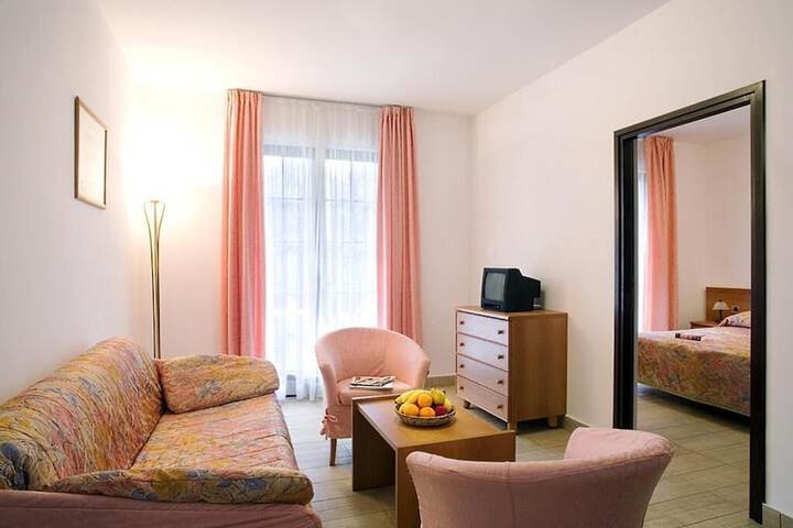 Room 3 of 46