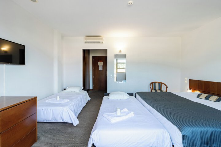 Room 8 of 80