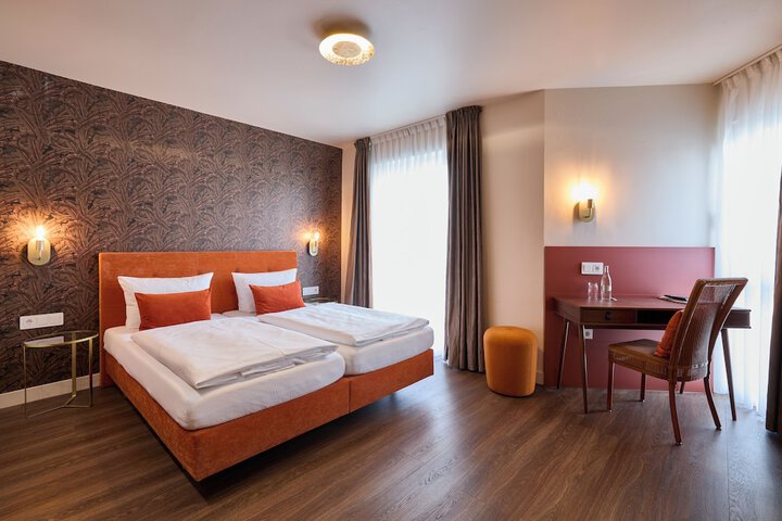 Room 15 of 20