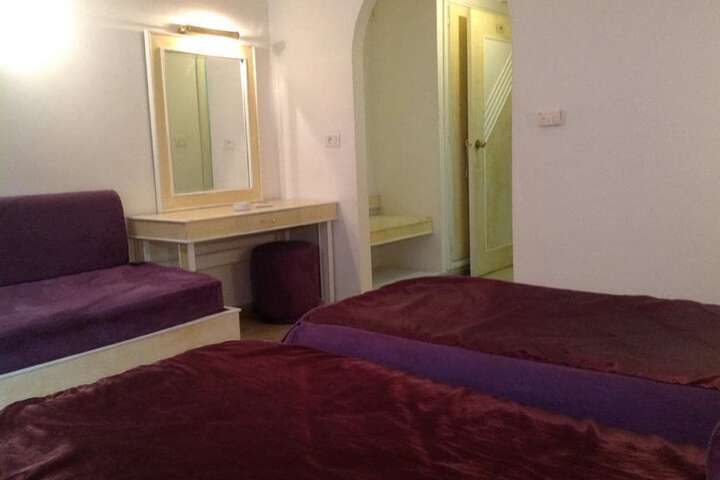 Room 14 of 28