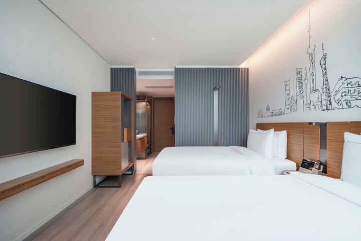 Room 10 of 20