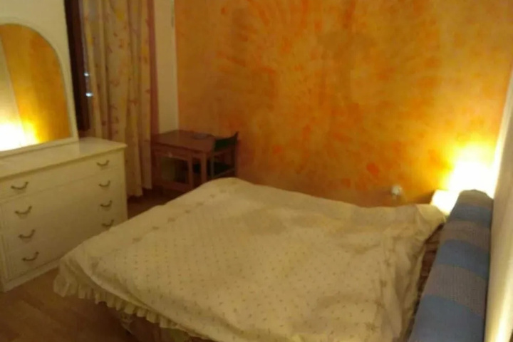 Room 5 of 14