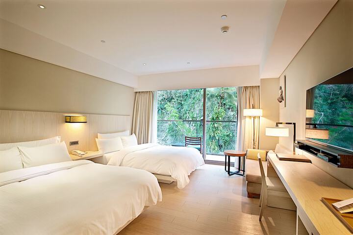Room 25 of 100