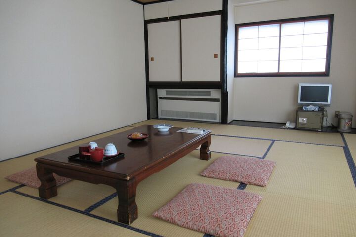 Room 7 of 44