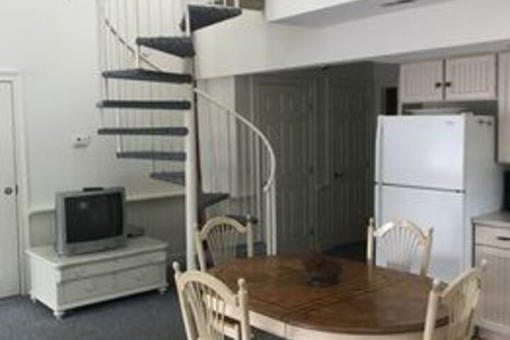 Room 12 of 21