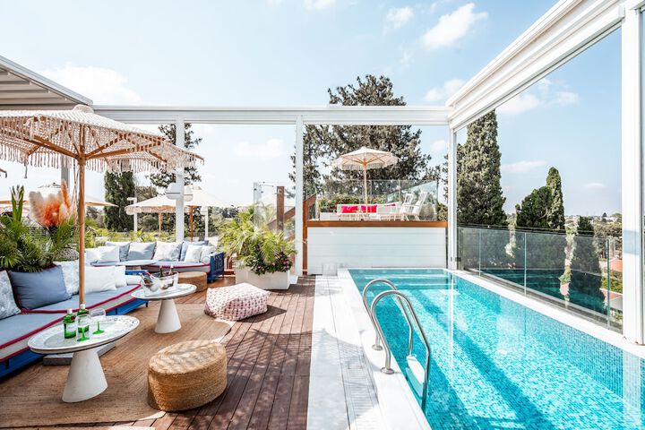 Pool 46 of 85