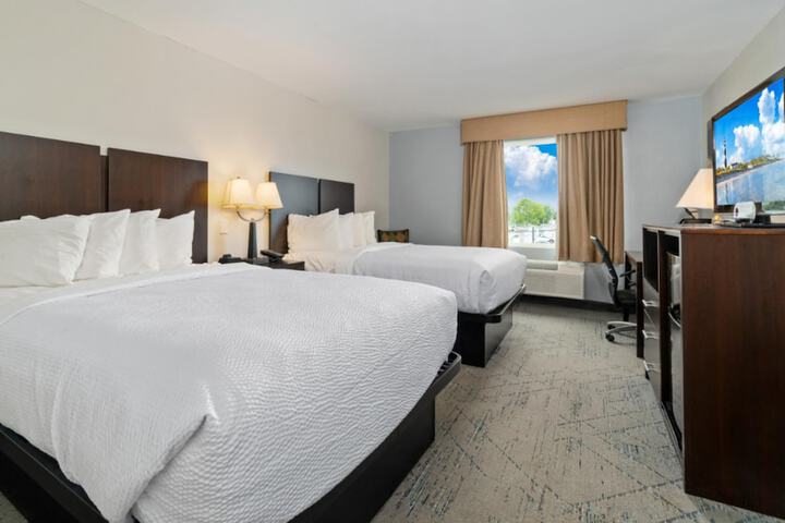 Hotel Suite Photo