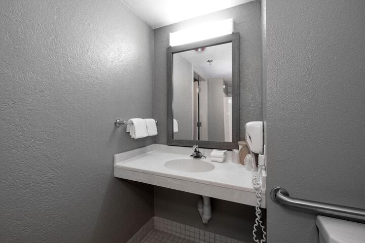 Superior King Bed (8 of 29)