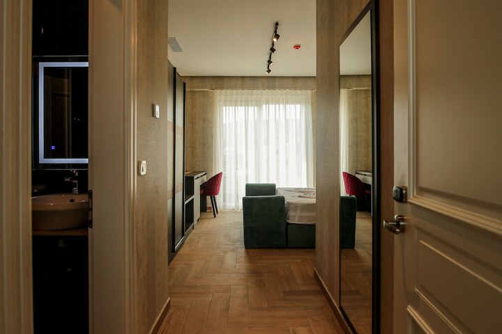 Room 4 of 11
