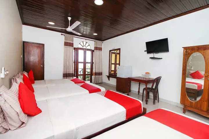 Room 2 of 16