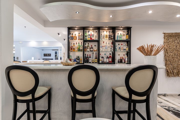 Lounge 186 of 209