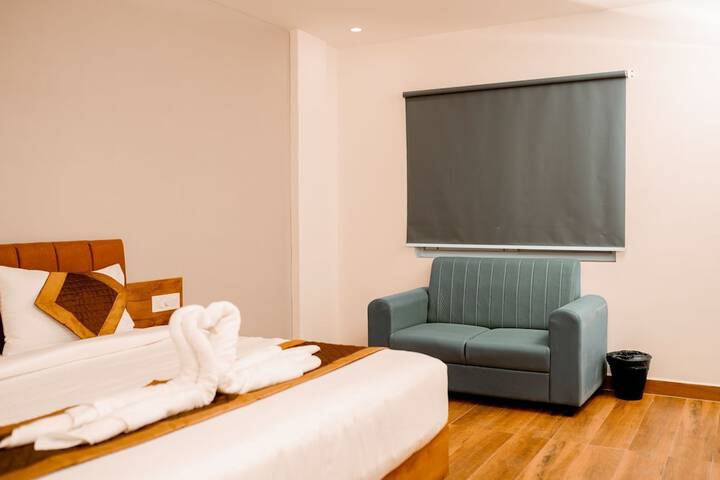 Room 12 of 17
