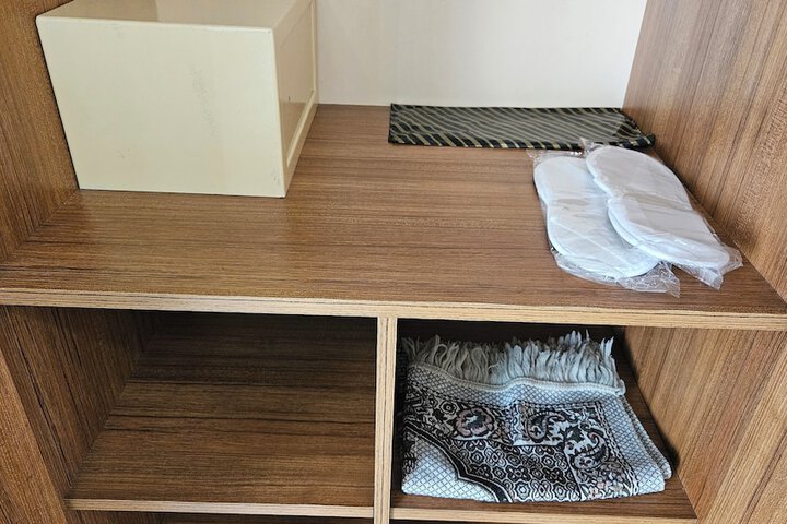 Room 16 of 64