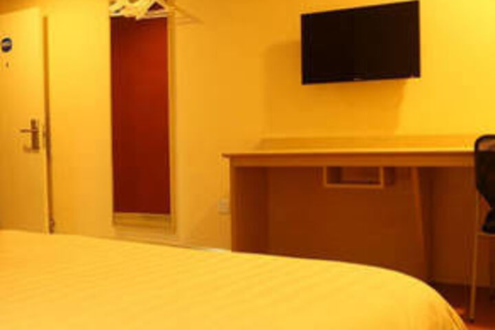 Room 18 of 39