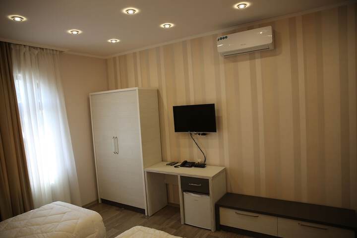 Room 35 of 72