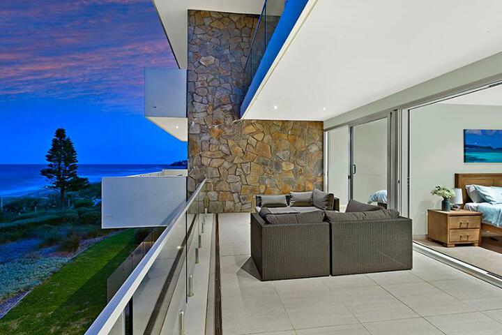 Terrace/Patio 1 of 5