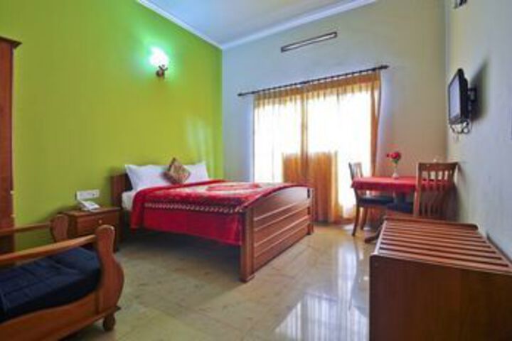 Room 8 of 16