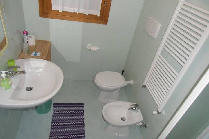 Room 14 of 25