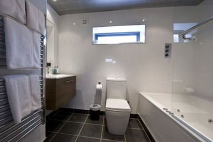 Room 3 of 23
