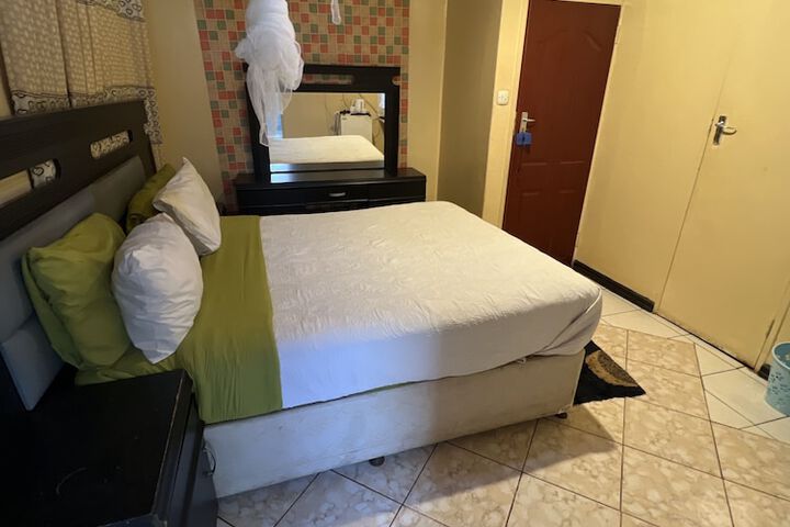 Room 9 of 62