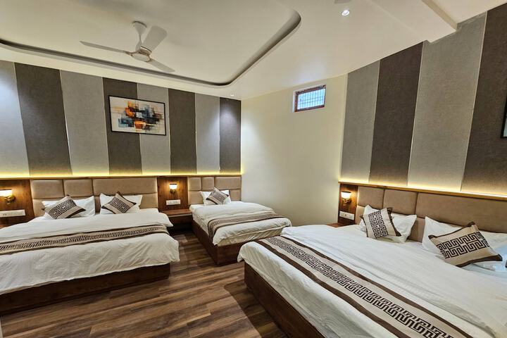 Room 14 of 20