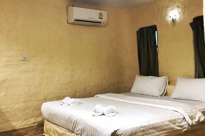 Room 21 of 49