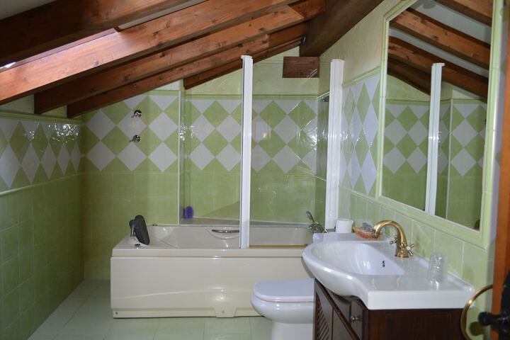 Jetted tub