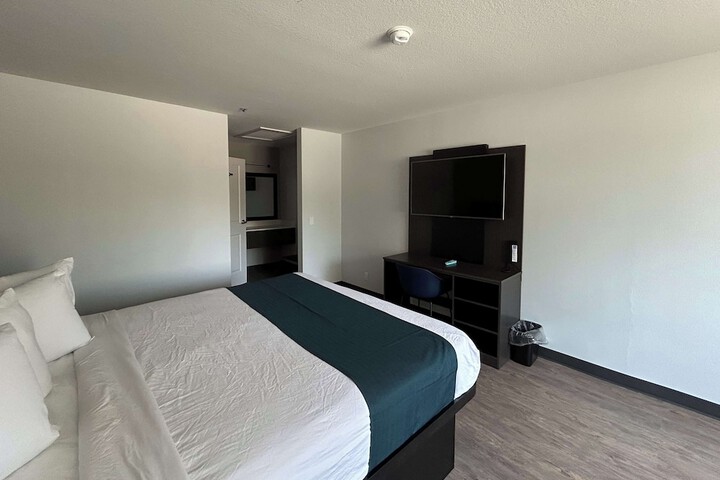Room 7 of 15